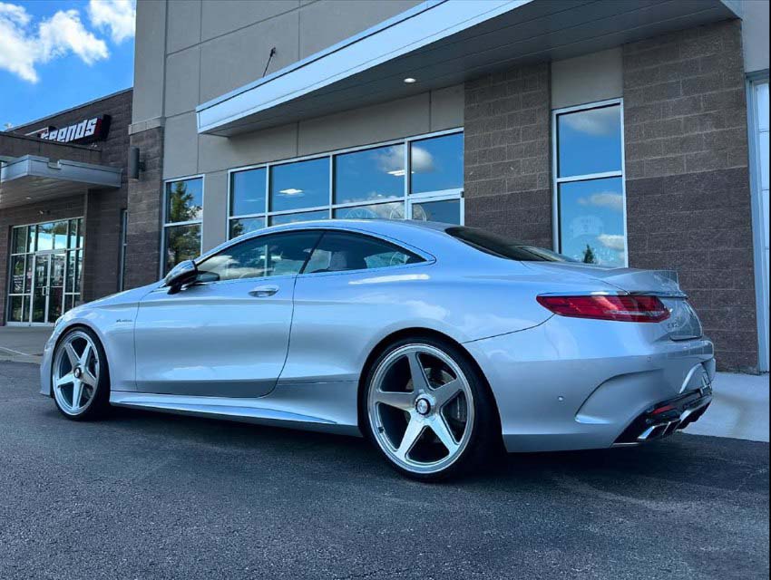 Giovanna Cinque r22 on Mercedes S coupe